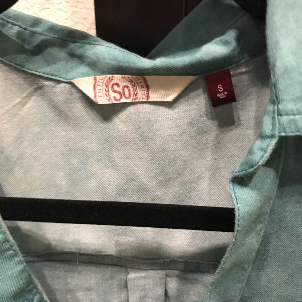 Drawstring neck top - Picture 3 of 3